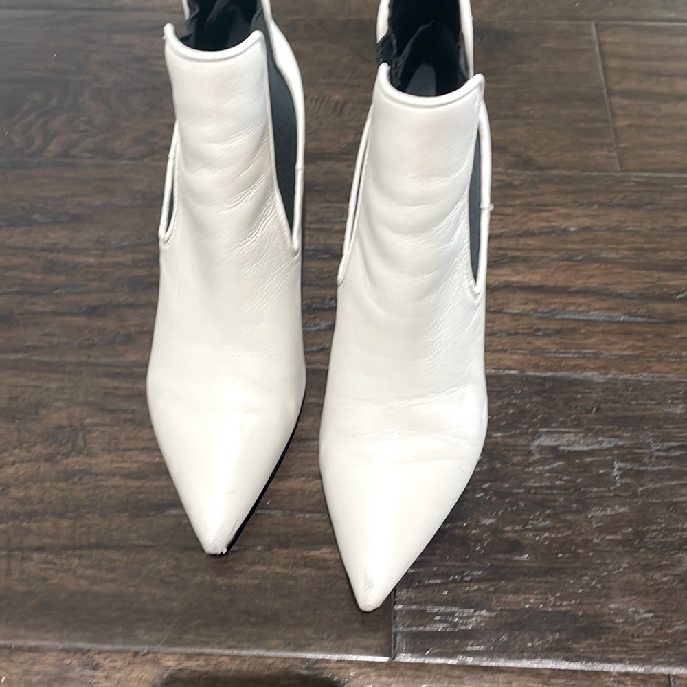 March Fisher ankle white boots